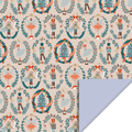 Beige dubbelzijdig cadeaupapier met kransen met daarin notenkrakers, kerstelfjes en kerstbomen