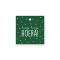 Cadeaulabel met de tekst hiep hiep hoera en gouden stippen