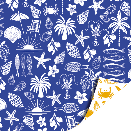 Dubbelzijdig cadeaupapier met schelpen, vissen en bloemen in de kleuren geel en blauw