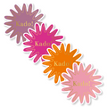 kleurrijke stickers in de vorm van een bloem met daarop het woord cadeau in goudfolie